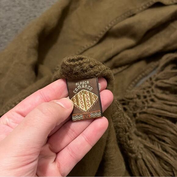 Alpaca Camargo Alpaca Wool Floral Crochet Fringe Long Wrap Shall Scarf - Picture 3 of 7